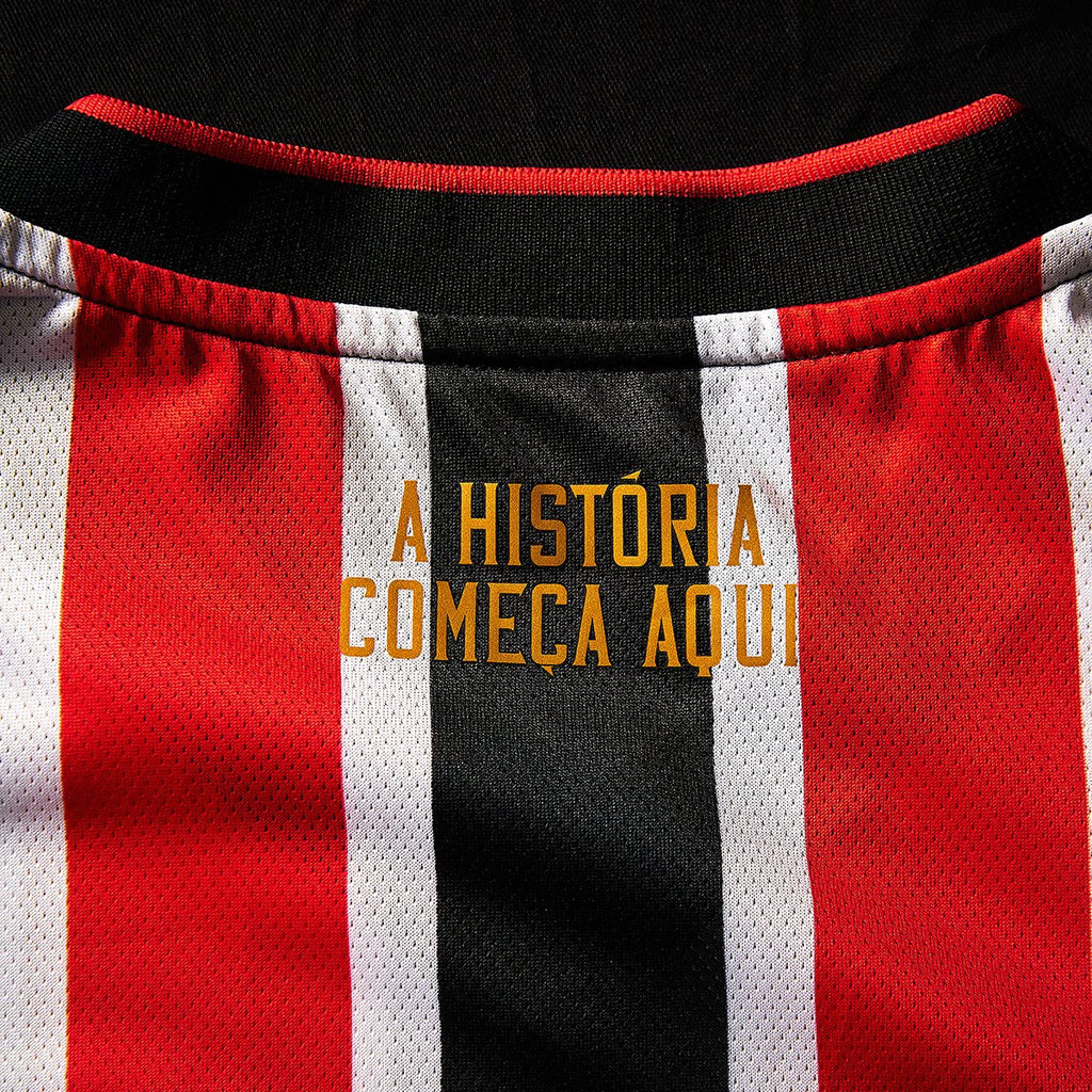 https://static.saostore.com.br/produtos/camisa-sao-paulo-ii-2425-sn-jogador-new-balance-masculina/56/39U-9335-056/39U-9335-056_zoom5.jpg
