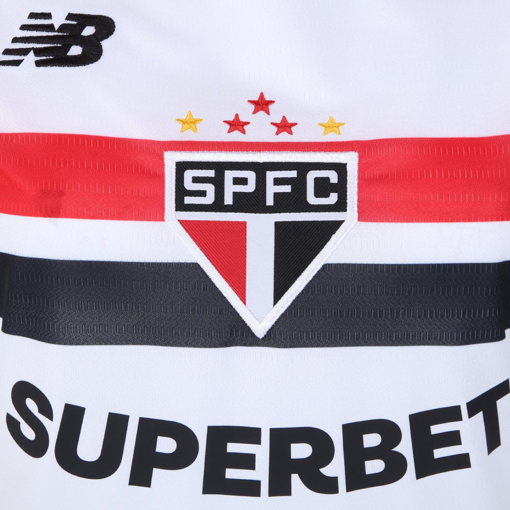 https://static.saostore.com.br/produtos/camisa-sao-paulo-i-2425-sn-torcedor-new-balance-feminina/24/39V-0273-024/39V-0273-024_zoom3.jpg?ts=1774340750