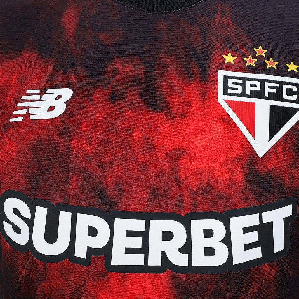https://static.saostore.com.br/produtos/camisa-sao-paulo-2425-iii-sn-torcedor-comemorativa-new-balance-masculina/02/39V-0544-002/39V-0544-002_zoom3.jpg?ts=1778992601