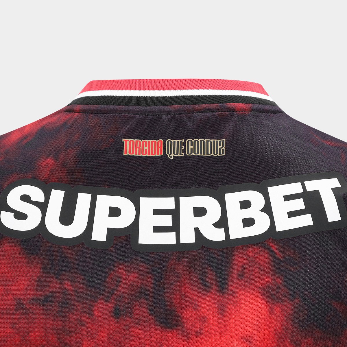 https://static.saostore.com.br/produtos/camisa-sao-paulo-2425-iii-sn-torcedor-comemorativa-new-balance-masculina/02/39V-0544-002/39V-0544-002_zoom7.jpg?ts=1778992601