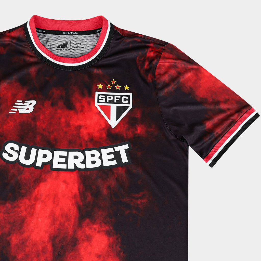 https://static.saostore.com.br/produtos/camisa-sao-paulo-2425-iii-sn-torcedor-comemorativa-new-balance-masculina/02/39V-0544-002/39V-0544-002_zoom8.jpg?ts=1778992601