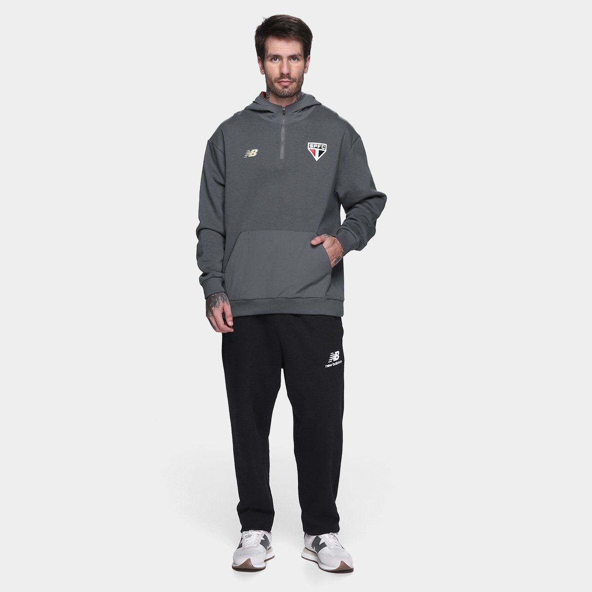 https://static.saostore.com.br/produtos/moletom-c-capuz-sao-paulo-2526-viagem-new-balance-masculino/74/39V-1555-174/39V-1555-174_zoom4.jpg?ts=1778992640
