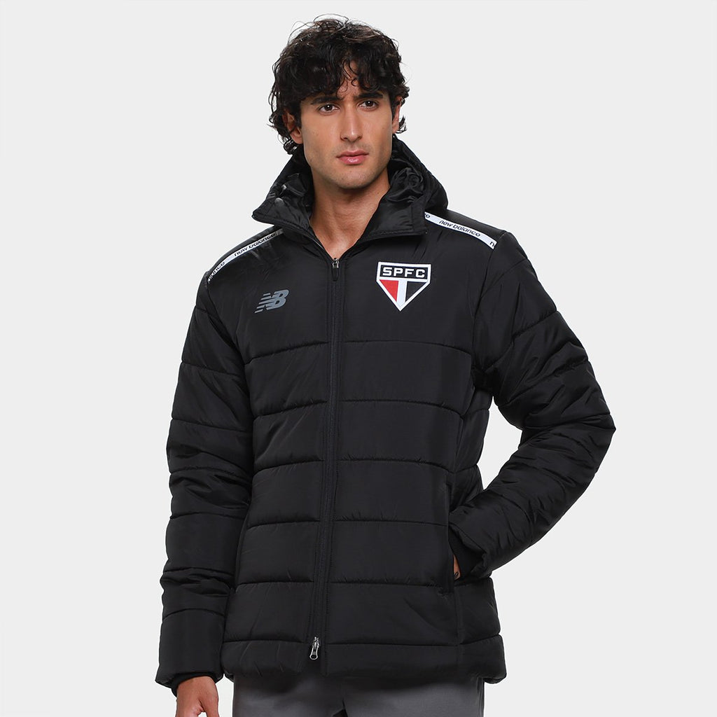 https://static.saostore.com.br/produtos/jaqueta-sao-paulo-2627-puffer-parka-new-balance-masculina/06/39V-24VL-006/39V-24VL-006_zoom1.jpg?ts=1779182943