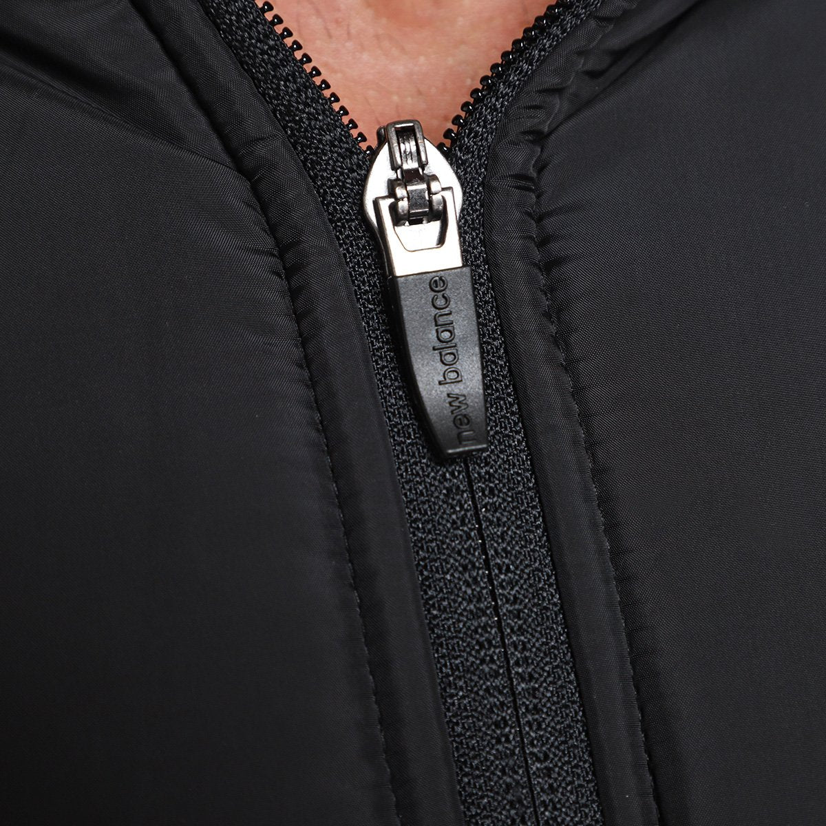 https://static.saostore.com.br/produtos/jaqueta-sao-paulo-2627-puffer-parka-new-balance-masculina/06/39V-24VL-006/39V-24VL-006_zoom5.jpg?ts=1779182943