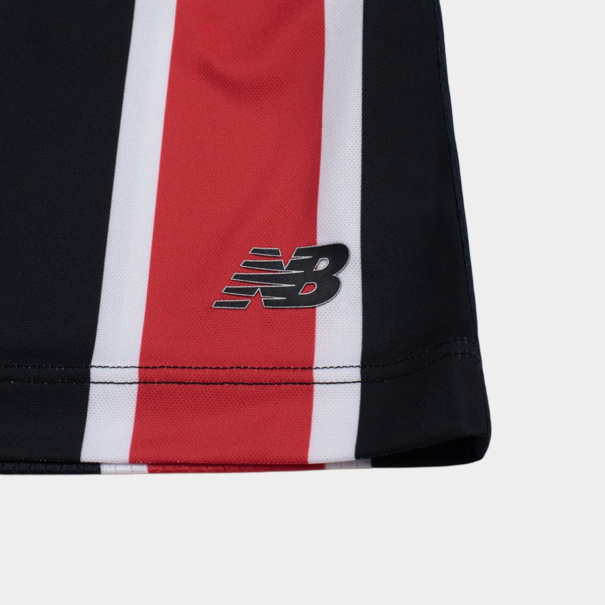 https://static.saostore.com.br/produtos/camisa-sao-paulo-ii-2627-torcedor-new-balance-feminina/56/39V-24VT-056/39V-24VT-056_zoom6.jpg?ts=1778902403