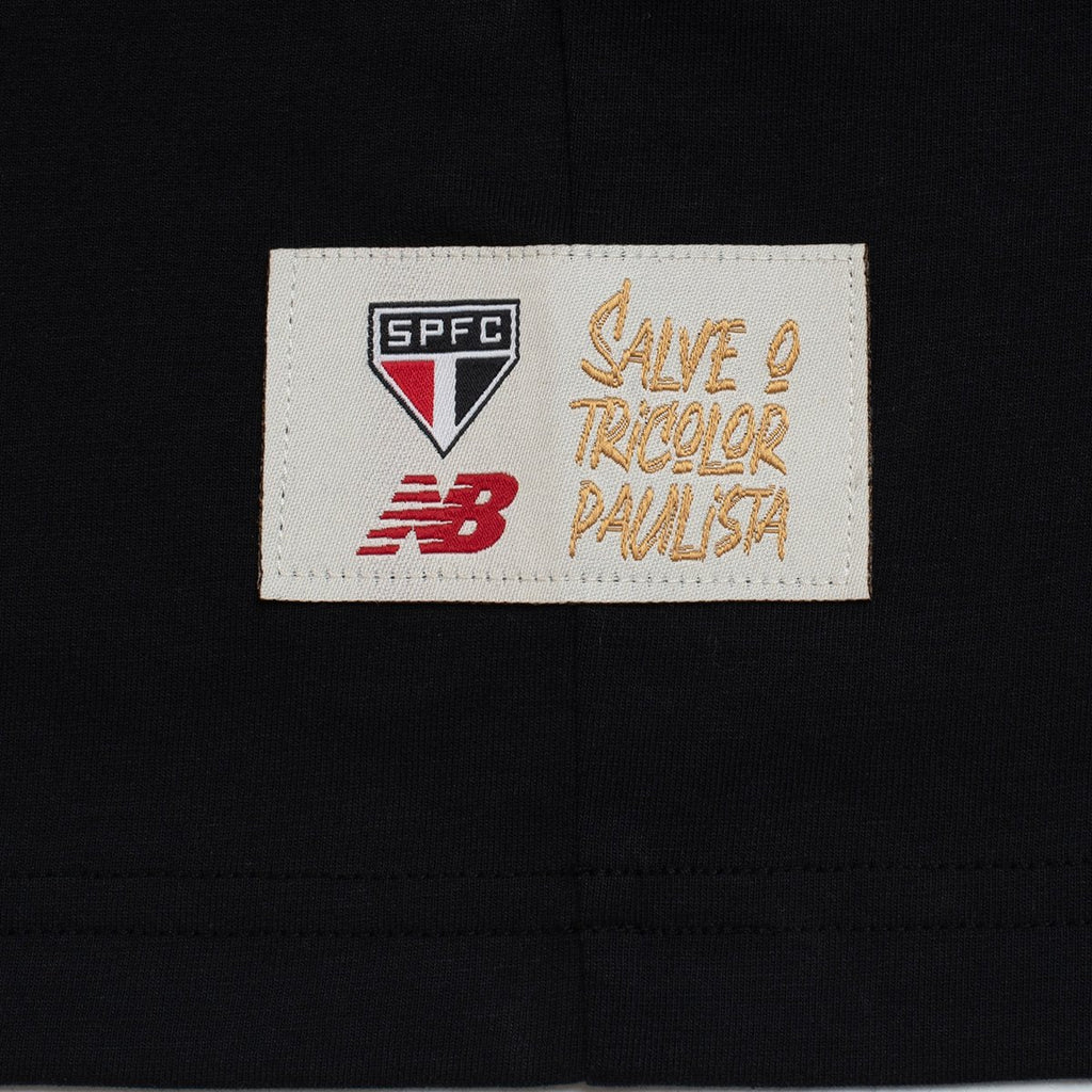 https://static.saostore.com.br/produtos/camiseta-sao-paulo-monograma-new-balance/06/39V-25MX-006/39V-25MX-006_zoom3.jpg
