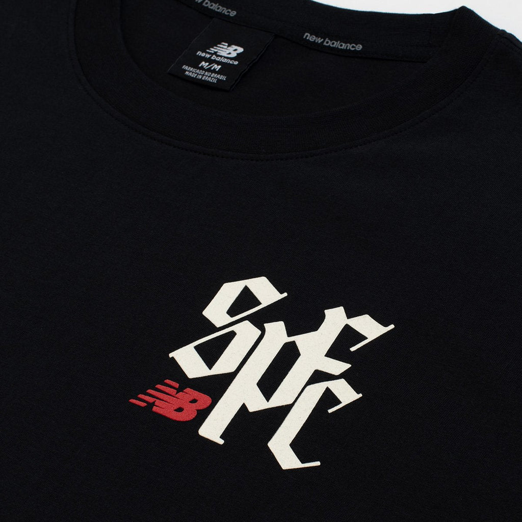 https://static.saostore.com.br/produtos/camiseta-sao-paulo-monograma-new-balance/06/39V-25MX-006/39V-25MX-006_zoom5.jpg