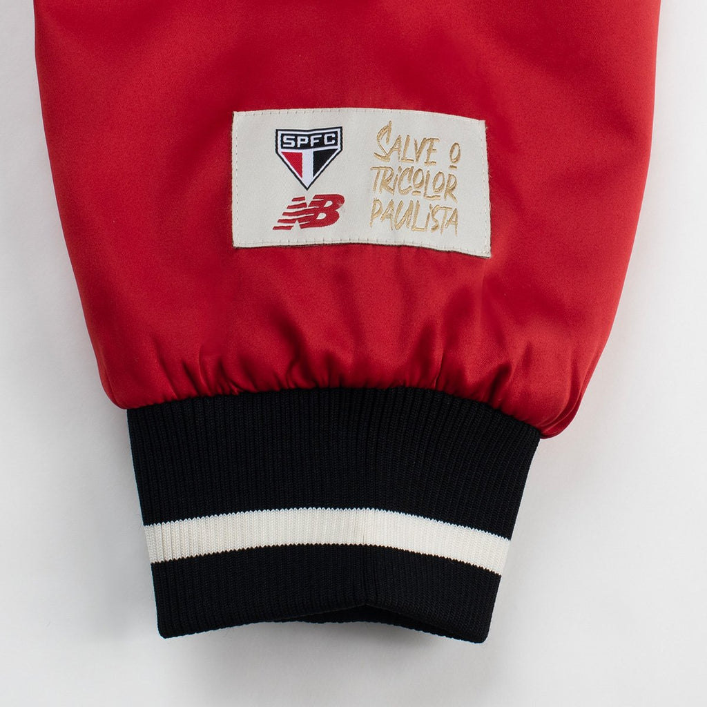 https://static.saostore.com.br/produtos/jaqueta-sao-paulo-bomber-new-balance/78/39V-25PH-478/39V-25PH-478_zoom6.jpg?ts=1779113361