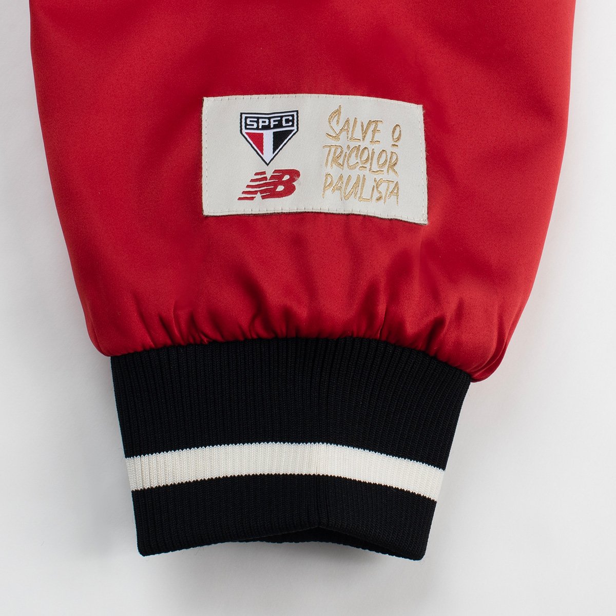 https://static.saostore.com.br/produtos/jaqueta-sao-paulo-bomber-new-balance/78/39V-25PH-478/39V-25PH-478_zoom6.jpg?ts=1779113361