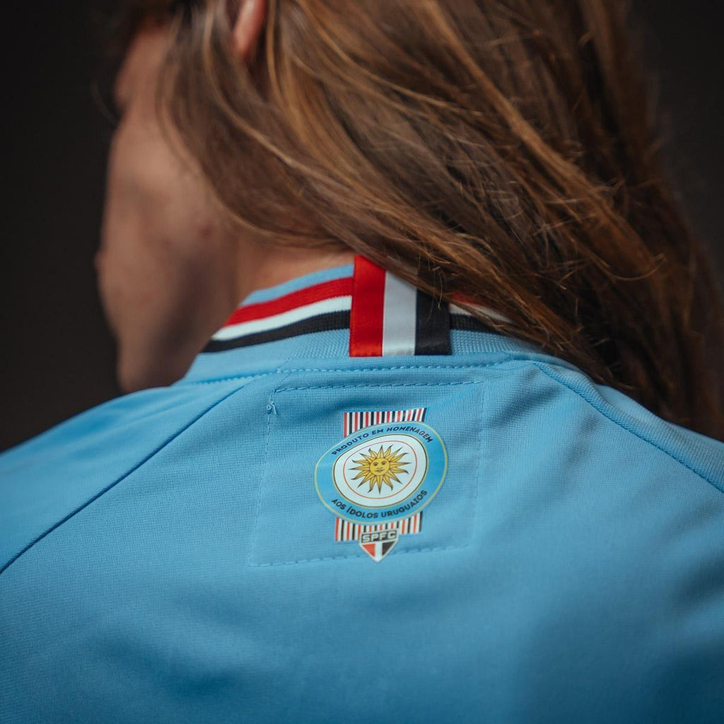 https://static.saostore.com.br/produtos/jaqueta-sao-paulo-idolos-uruguaios-masculina/08/AJM-157C-008/AJM-157C-008_zoom3.jpg?ts=1778733738