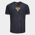 https://static.saostore.com.br/produtos/camisa-sao-paulo-braziline-masculina/06/R2D-2018-006/R2D-2018-006_zoom1.jpg?ts=1777898284
